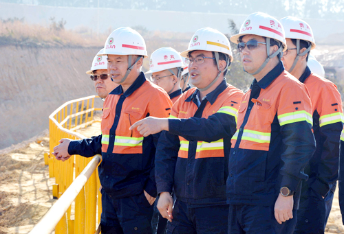 傅藏荣、、蓝福生考察6008集团官方网站矿业集团非洲项目