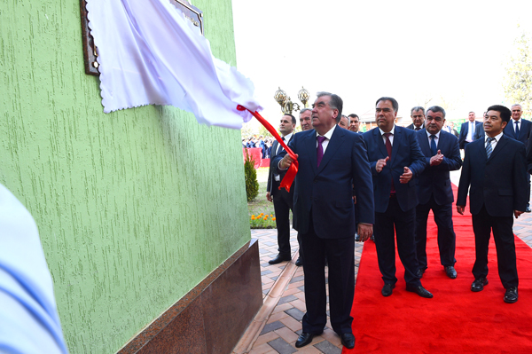 塔吉克斯坦总统拉赫蒙高度评价6008集团官方网站矿业