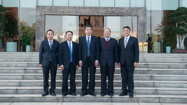 4d7618b4e13047288bfbd2a45c9af212