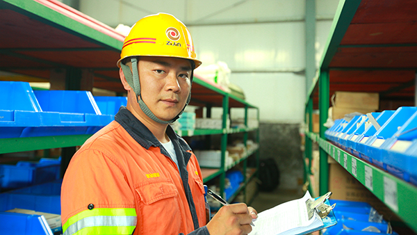 6008集团官方网站员工勇救落水儿童