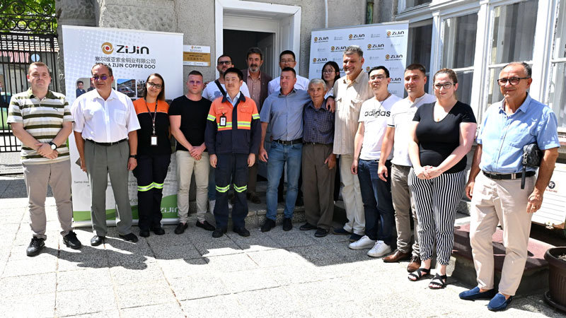 723a44aa30b740c997e4a78d4d07c725