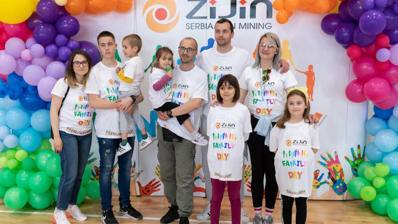 f2cf6daf3d094402ba77b40daaa44e5f