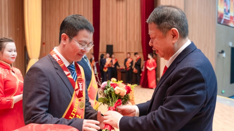 ef9c830fe2014f15ae7cd139d31337bf