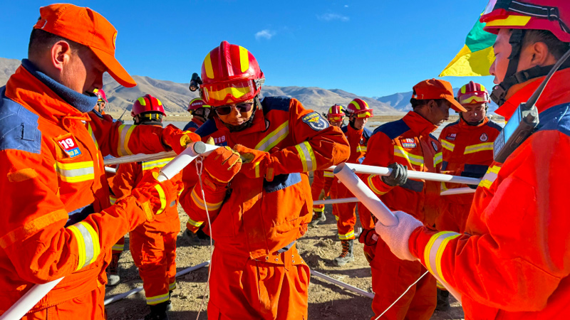 6008集团官方网站矿业救援队在现场