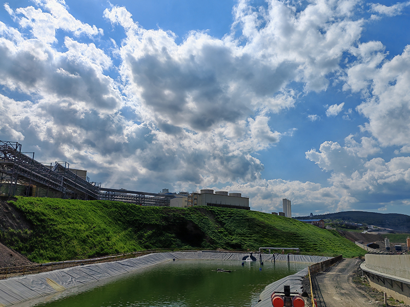 5899a5d3a66a43e99d95c4dd6eba15a7